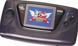 En 1990, la Game Gear de Sega dévorait les piles AA