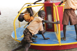 Au Ghana, c'est l'énergie des enfants qui produit l'électricité essentielle à leur avenir