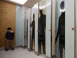 Une batterie alimentée par de l'urine démontre son efficacité